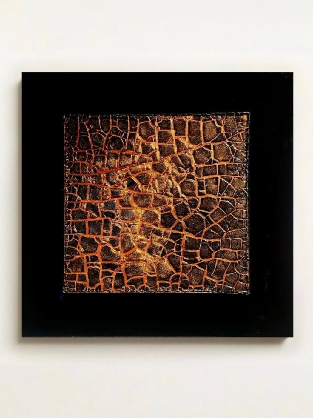 Pelle — opera in resina, 60x60 cm
